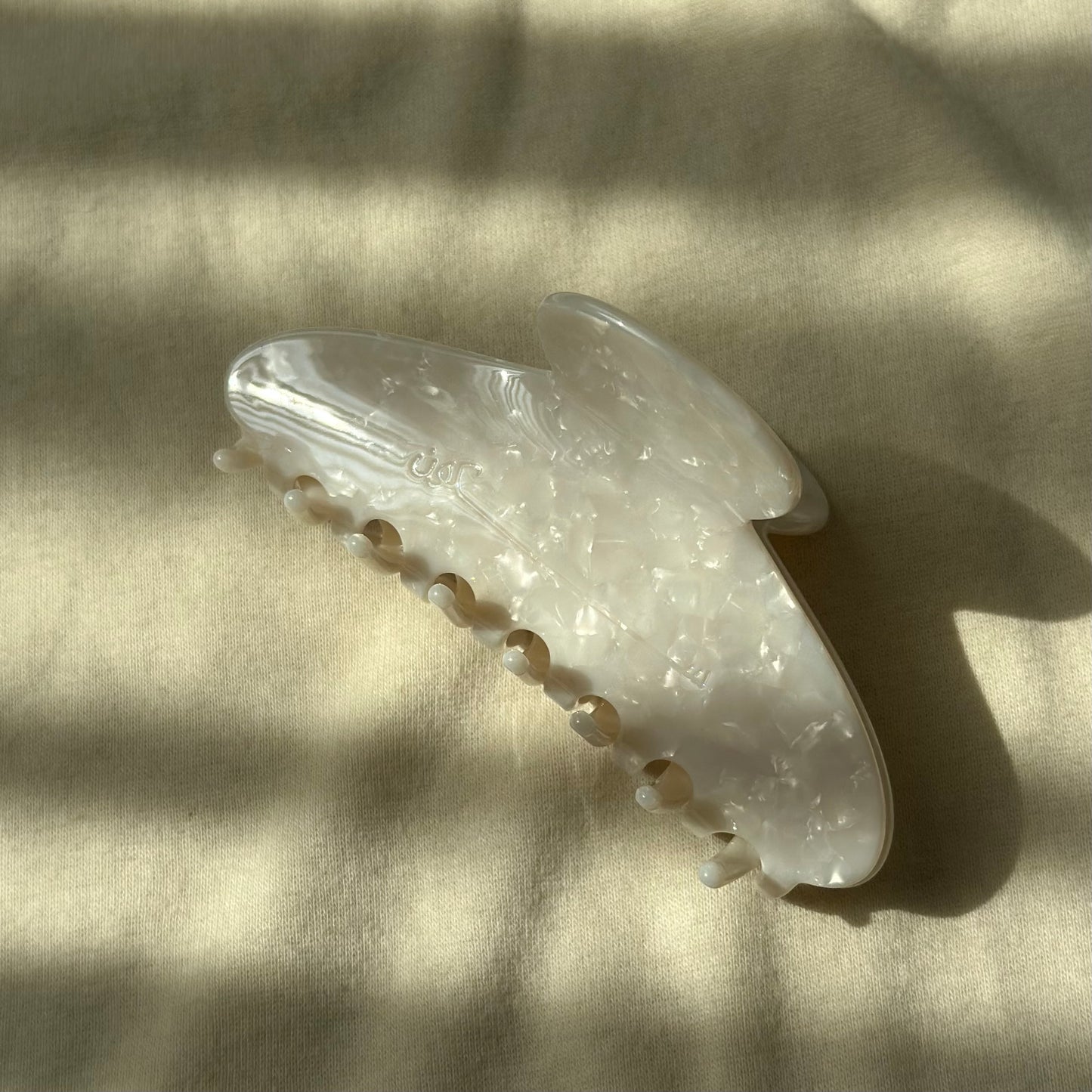 pearl claw clip