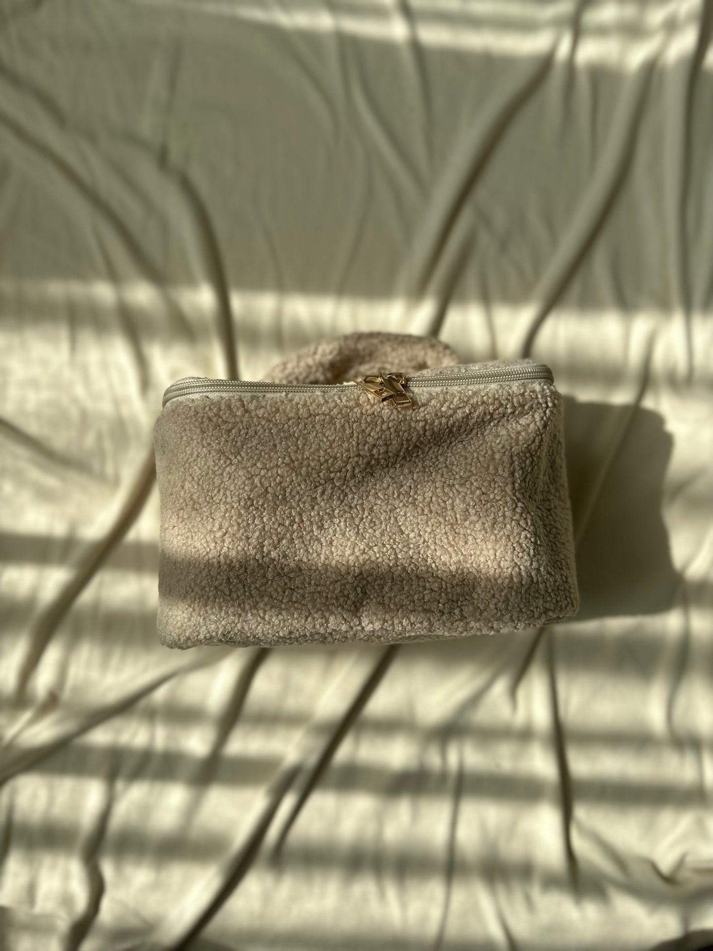 teddy toiletry bag